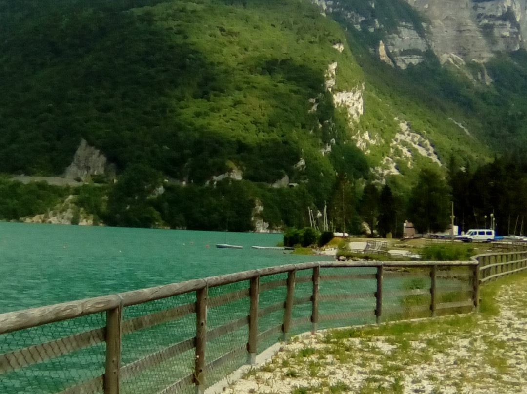 Lago di Santa Croce景点图片