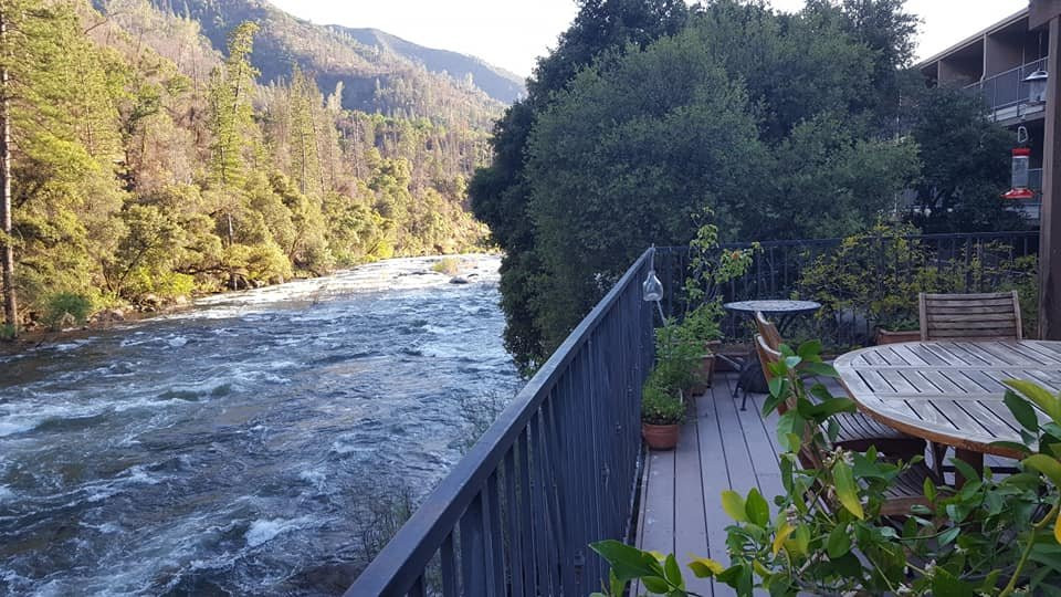 约塞米蒂蓝蝴蝶旅馆主图