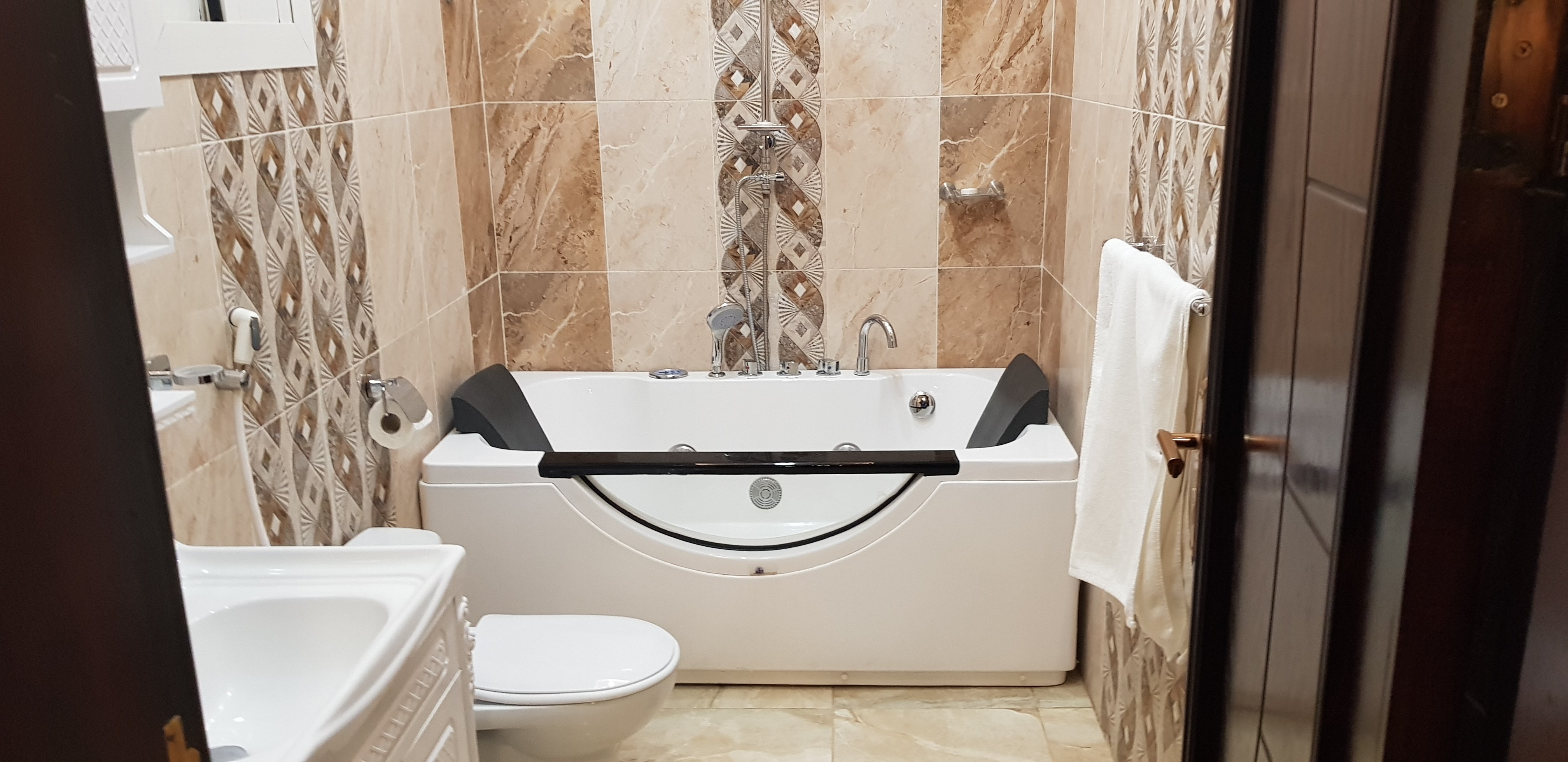 Rafahyat Alfakhama Furnished Units-浴室