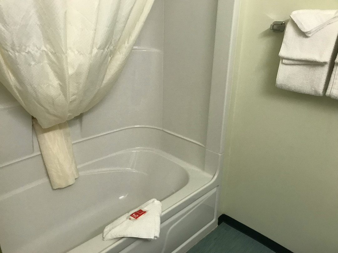 Coast Hinton Hotel主图