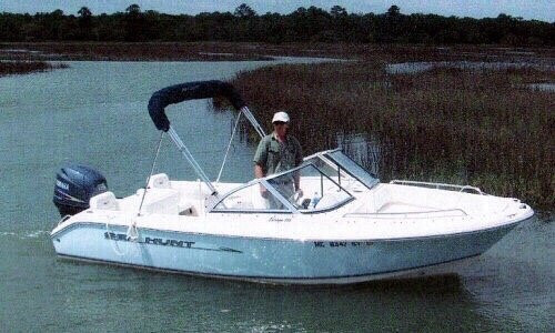 Sail & Power Boat Rental-特拉弗斯城必去景点