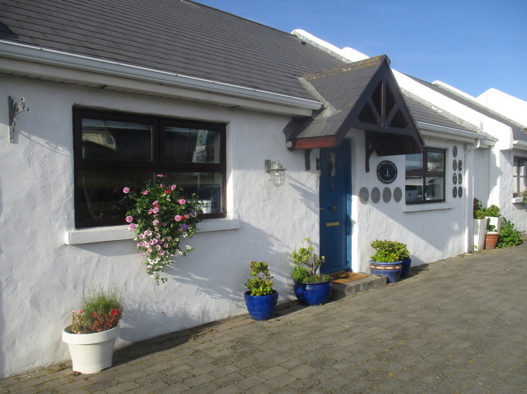 The White Cottages主图