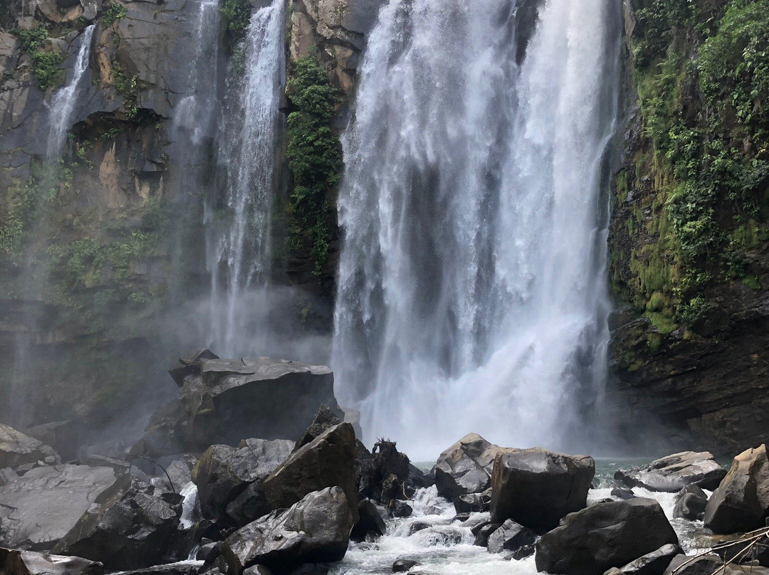 Nauyaca Waterfalls景点图片