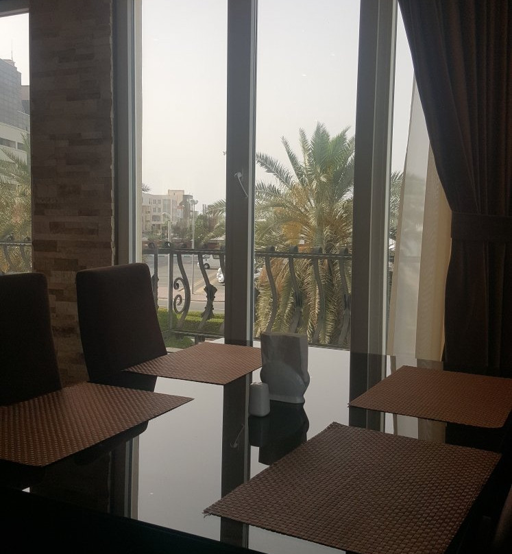 Roma White Palace Restaurant