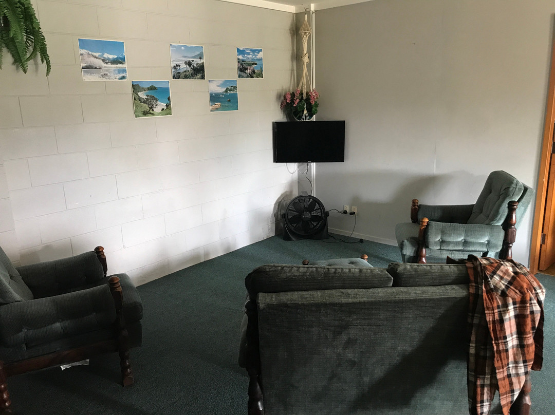 Mahoe Motel & Restaurant主图