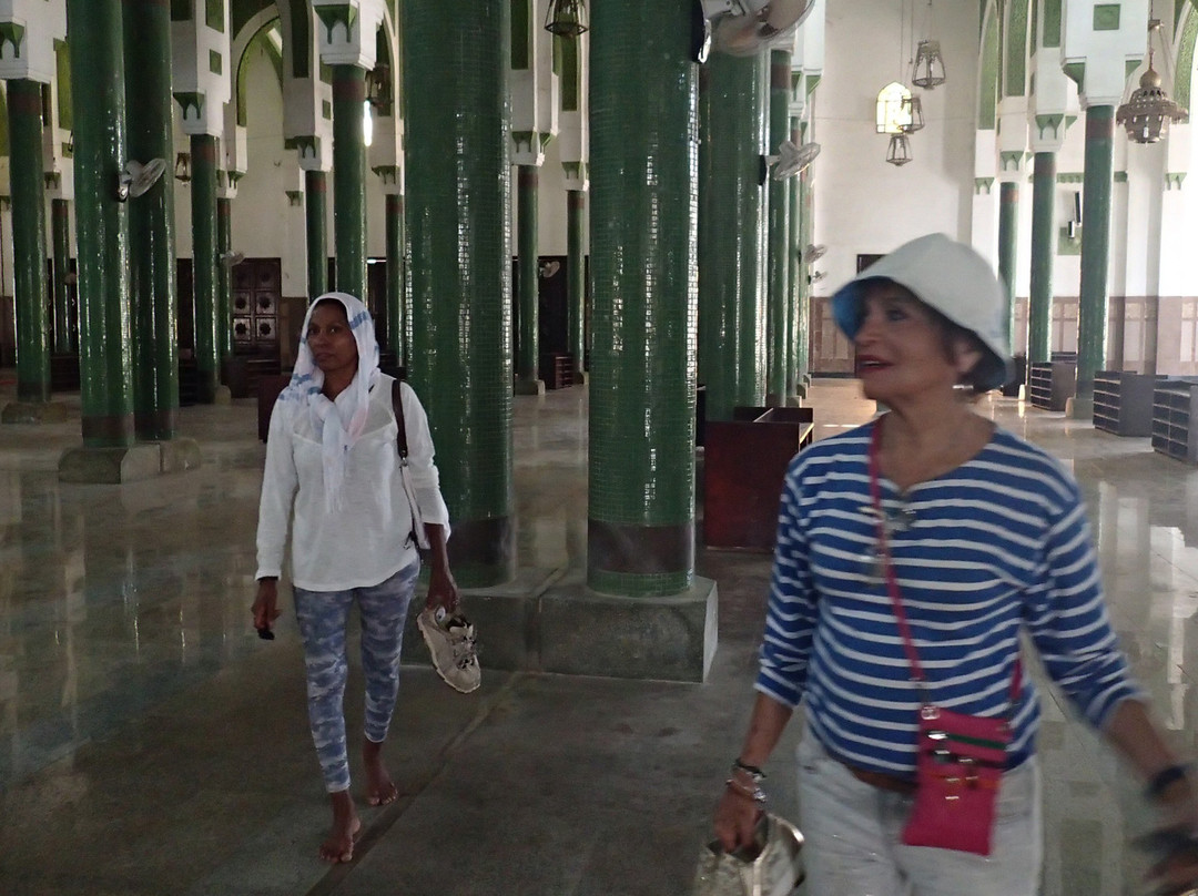 Conakry Grand Mosque-柯那克里必去景点