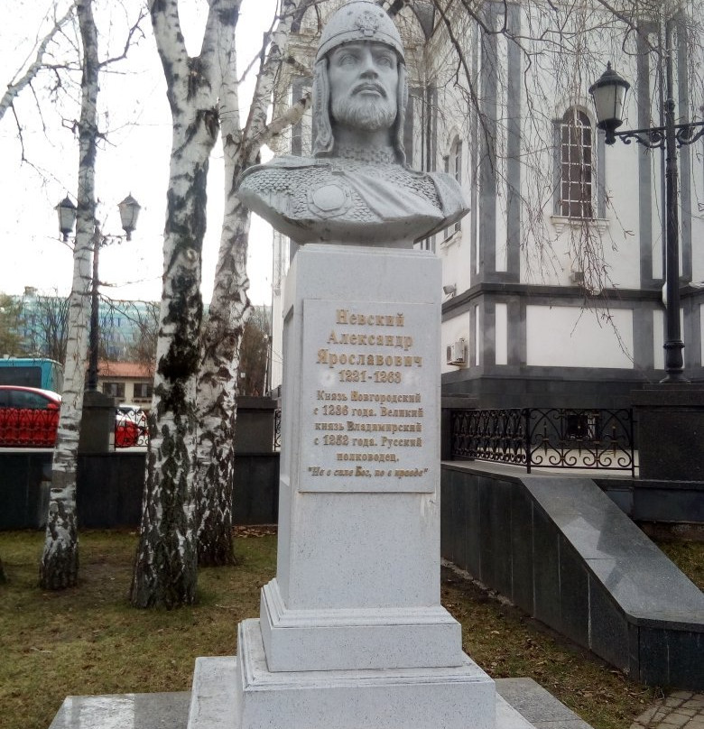 Monument to Alexander Nevskiy景点图片