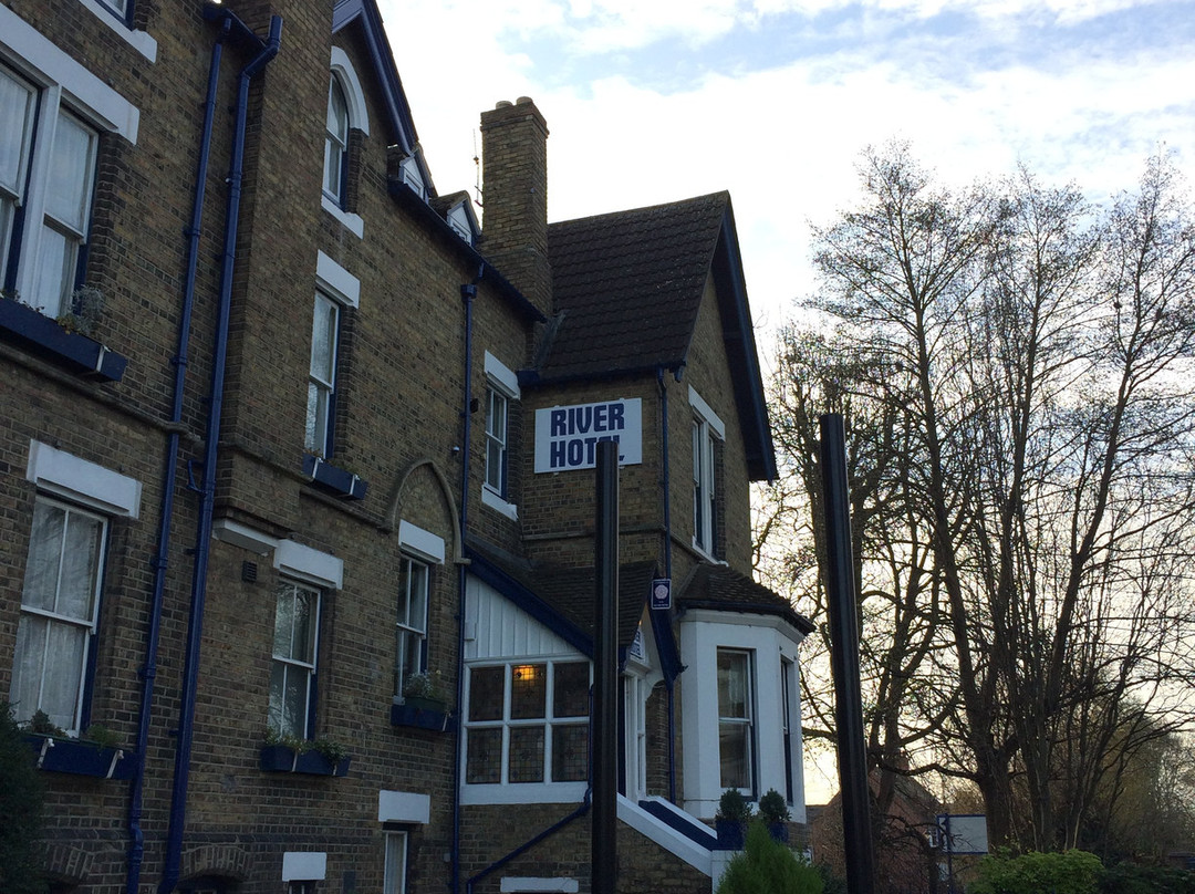 River Hotel主图