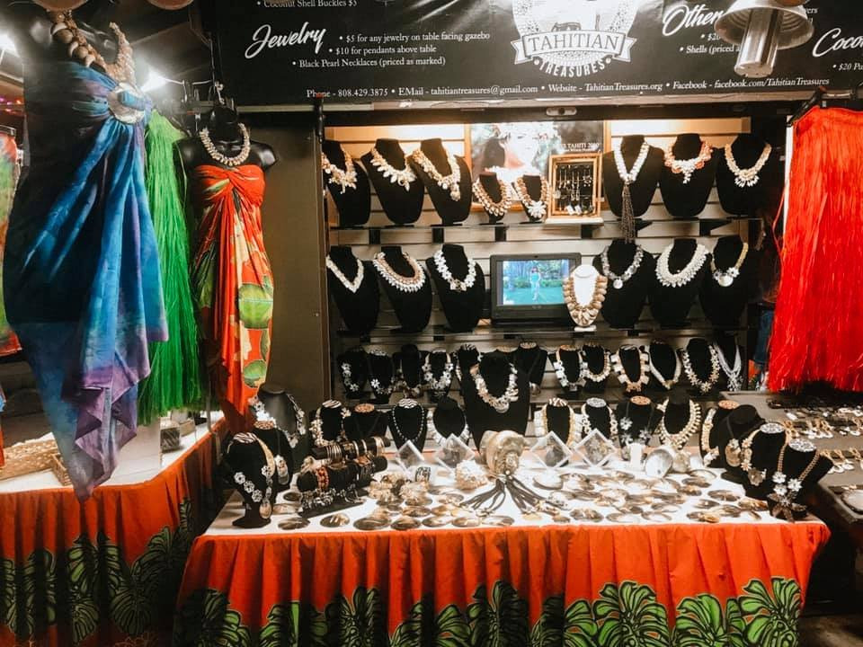 Tahitian Treasures-拉叶必去景点