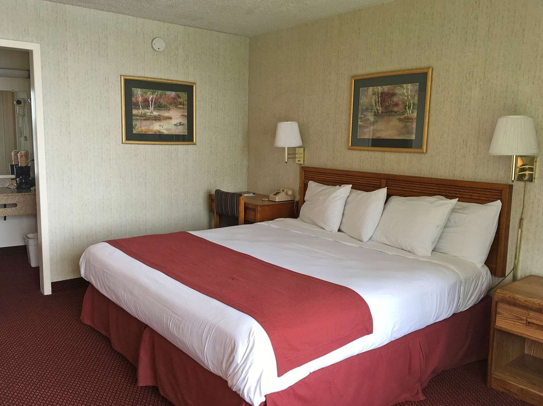 Super 8 by Wyndham Riverside AL主图