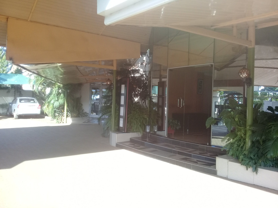 Royal City Hotel - Garden主图