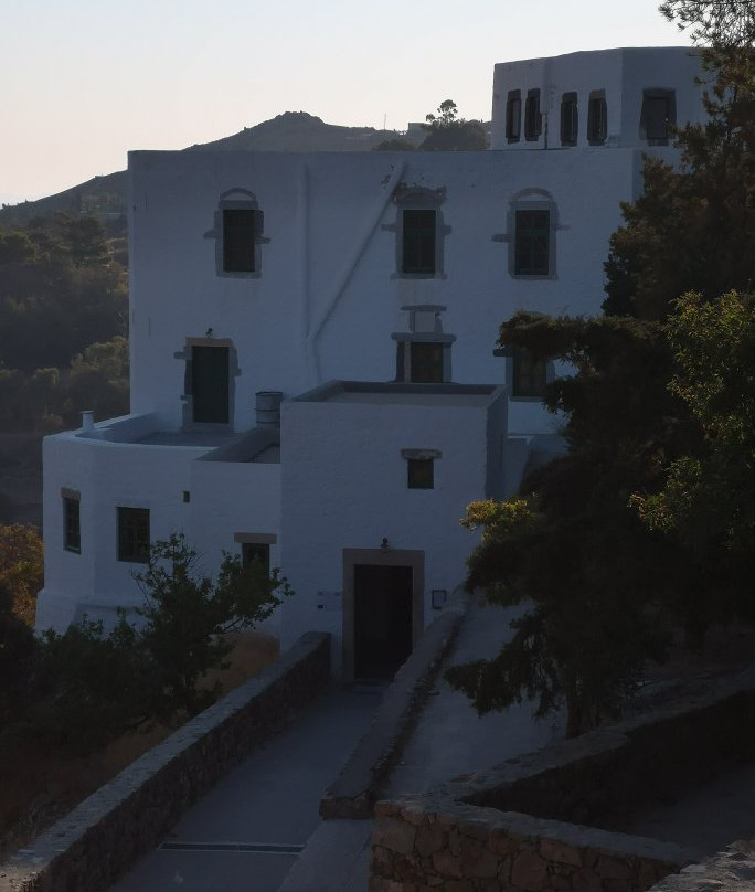 Nicolas Studios主图