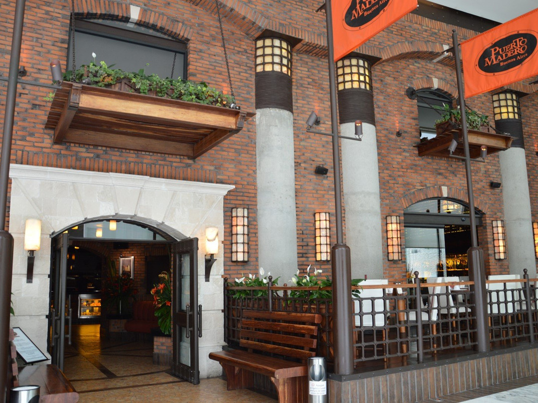 Puerto Madero Arcos Bosques