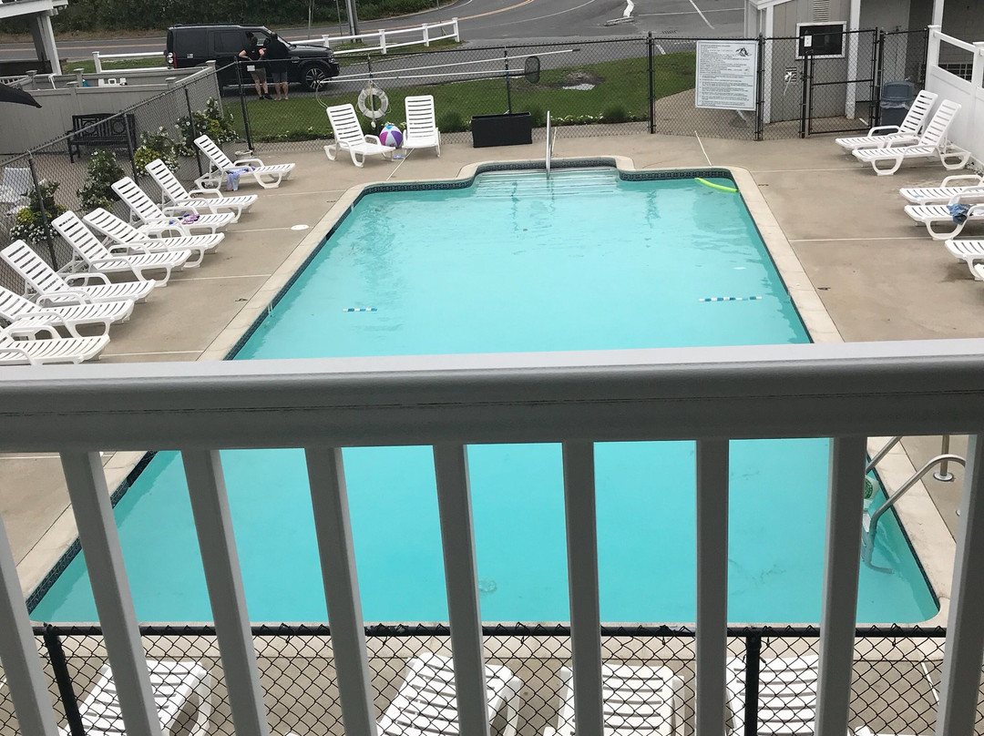 Three Seasons Resort主图