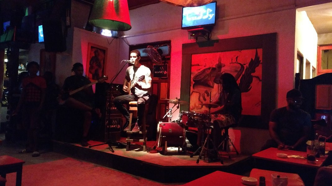 Buddy Bar-圣塔玛丽亚必去景点