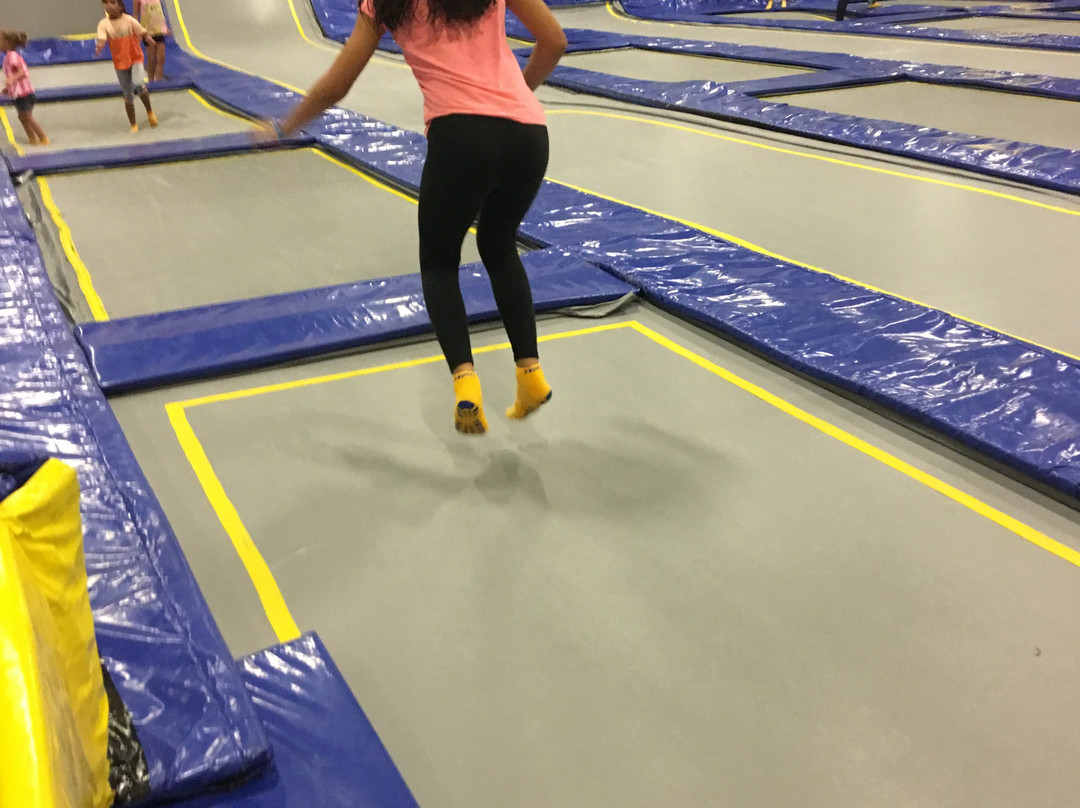 Bounce Trampoline Park-卡罗来纳必去景点