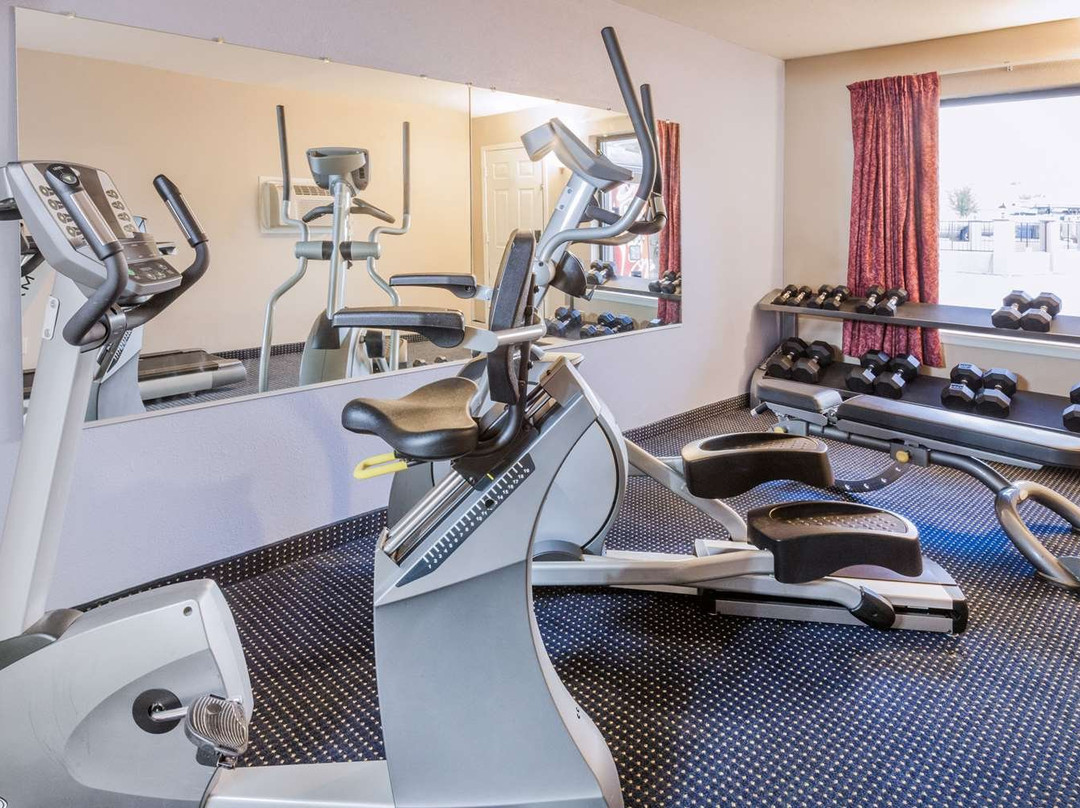 Super 8 by Wyndham Mt. Pleasant TX主图