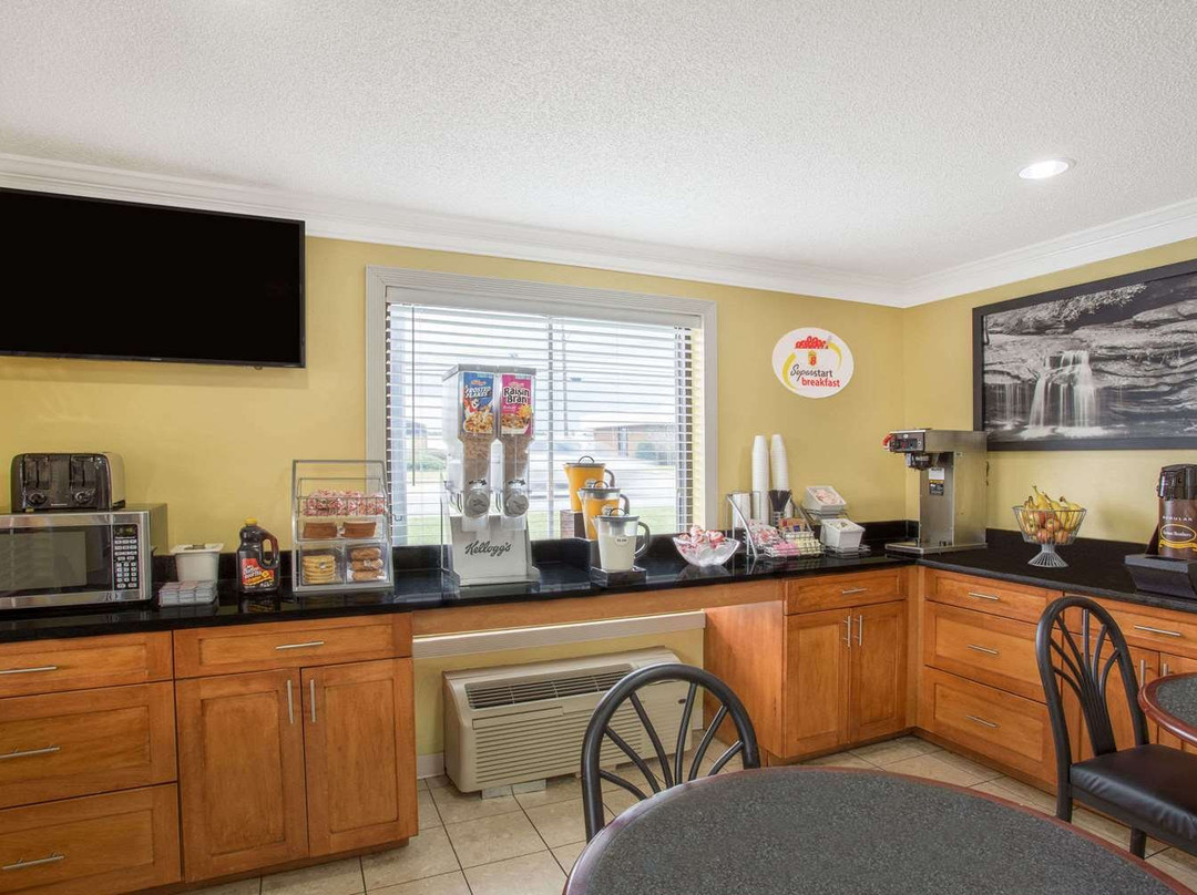 Super 8 by Wyndham Sumter主图