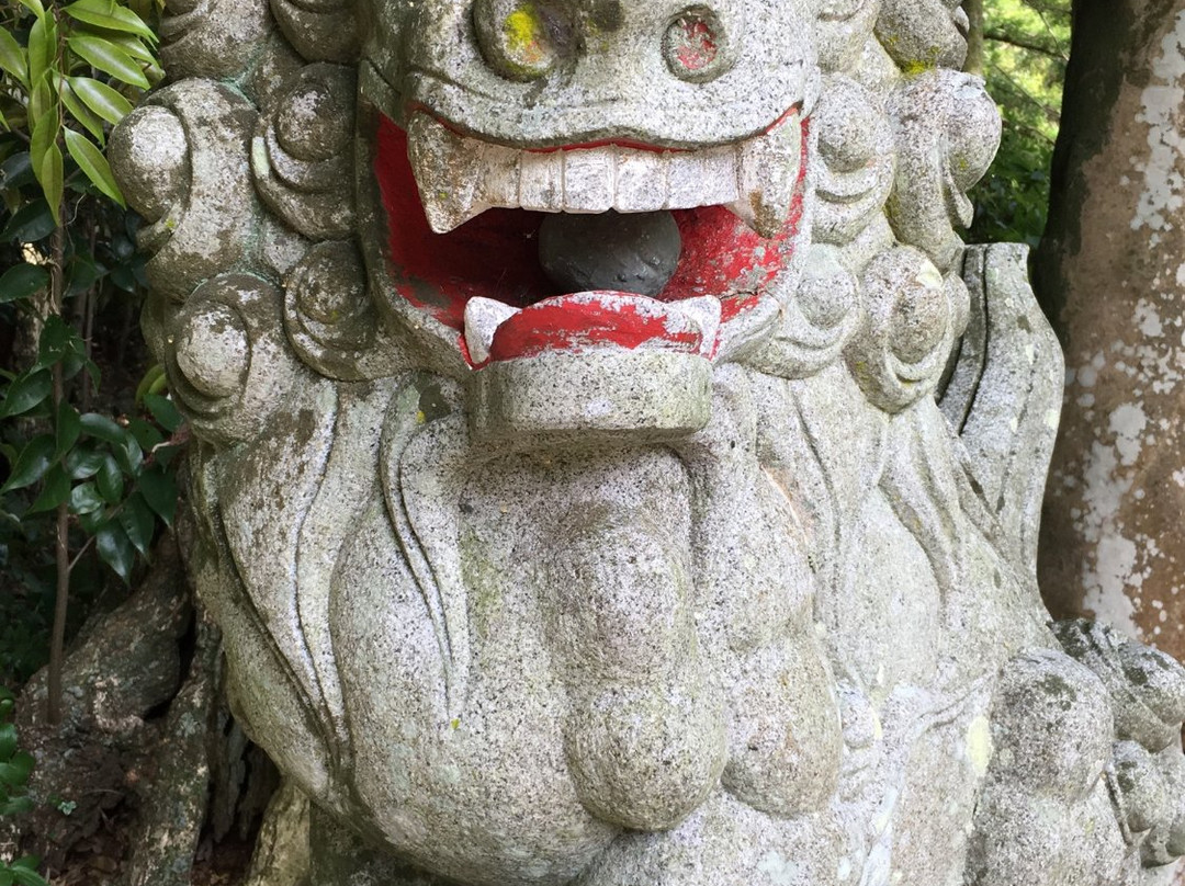 Shiraki Shrine景点图片