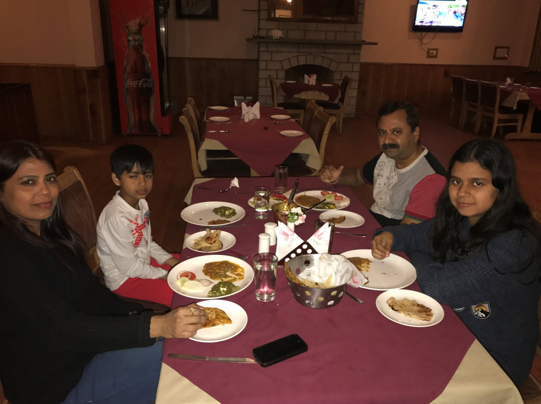 JJ By Vivaan Resort主图