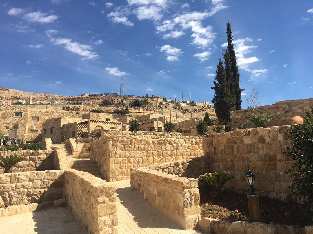 Old Village Resort主图