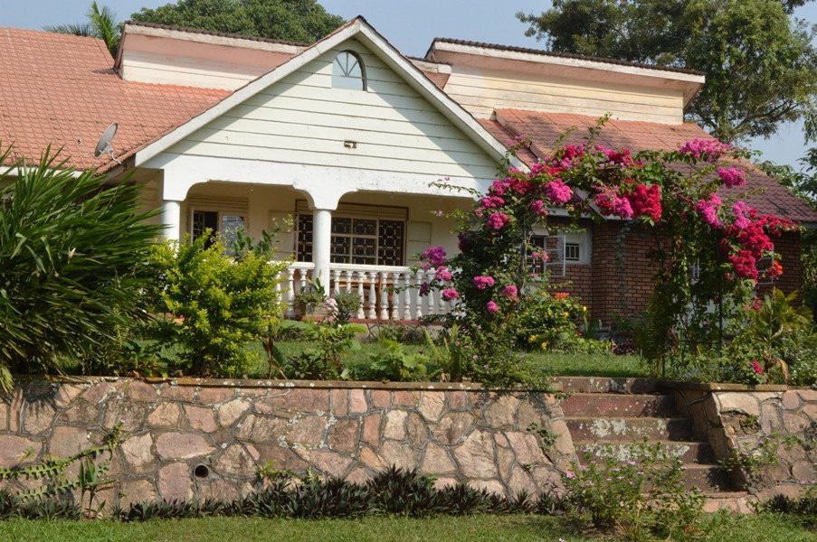 Colonial Residence