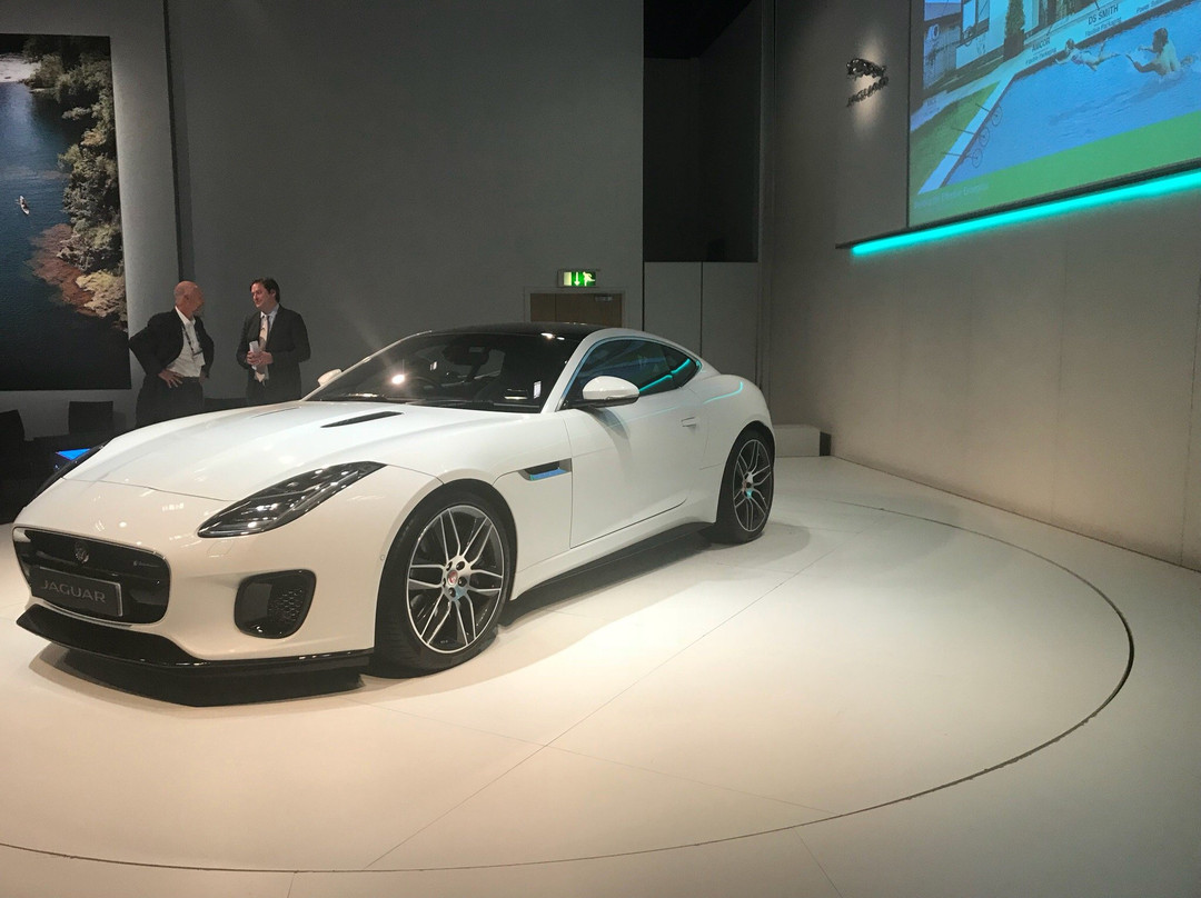 Jaguar Factory Tour景点图片