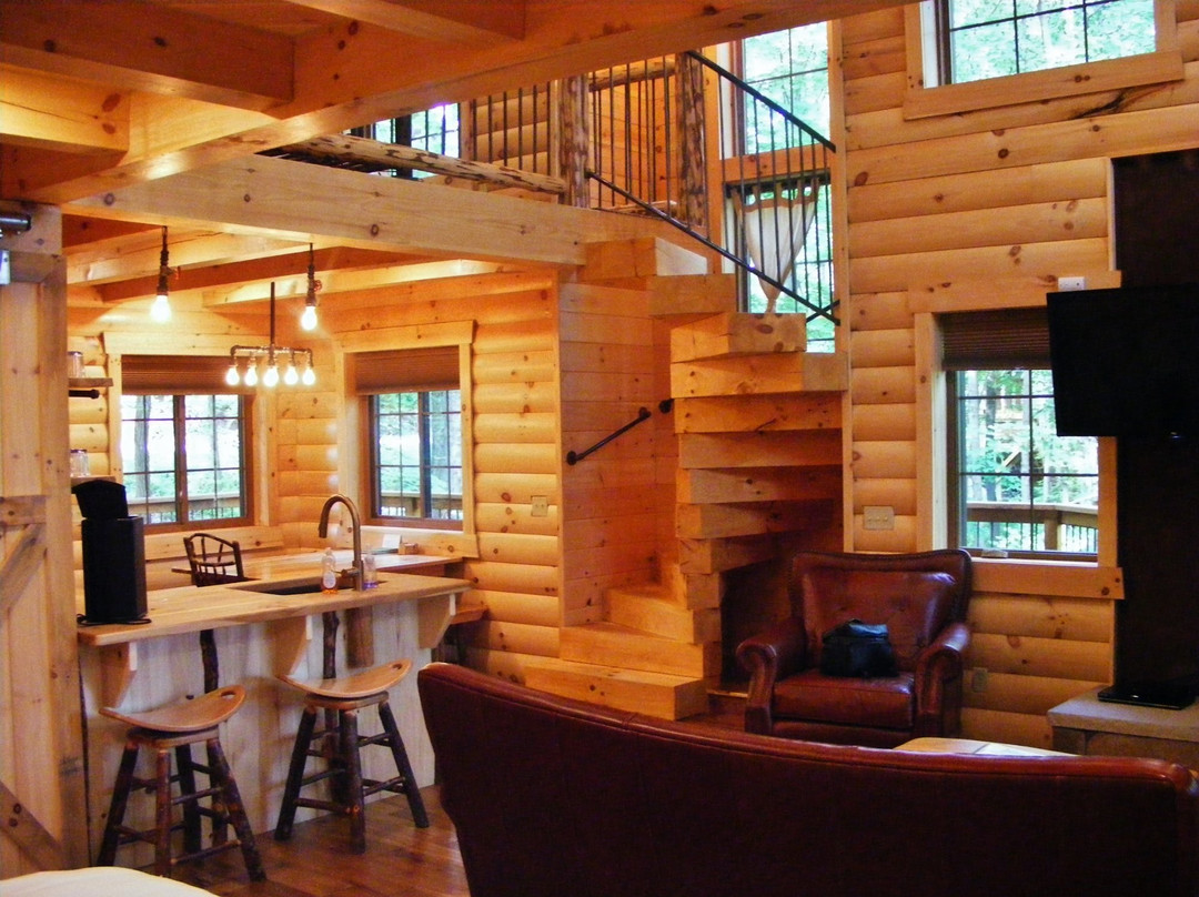 Berlin Woods Treehouses - Amish Country Lodging