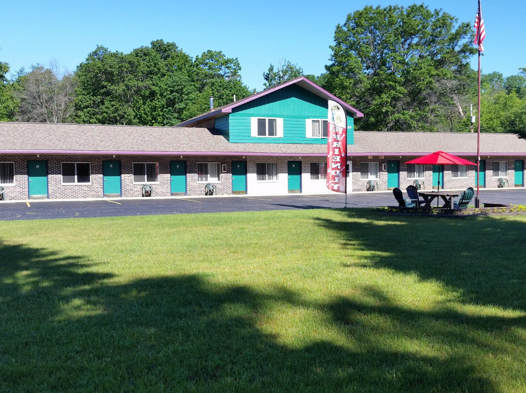 North Winds Lodge at Higgins Lake