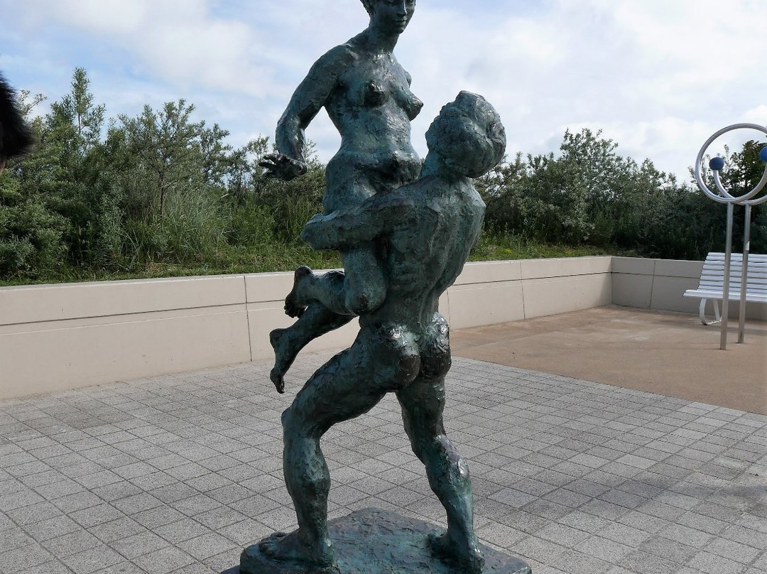 Skulptur "Liebespaar"景点图片