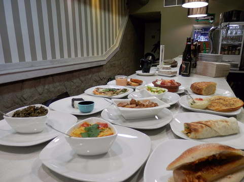 El Gato de Tres Patas主图