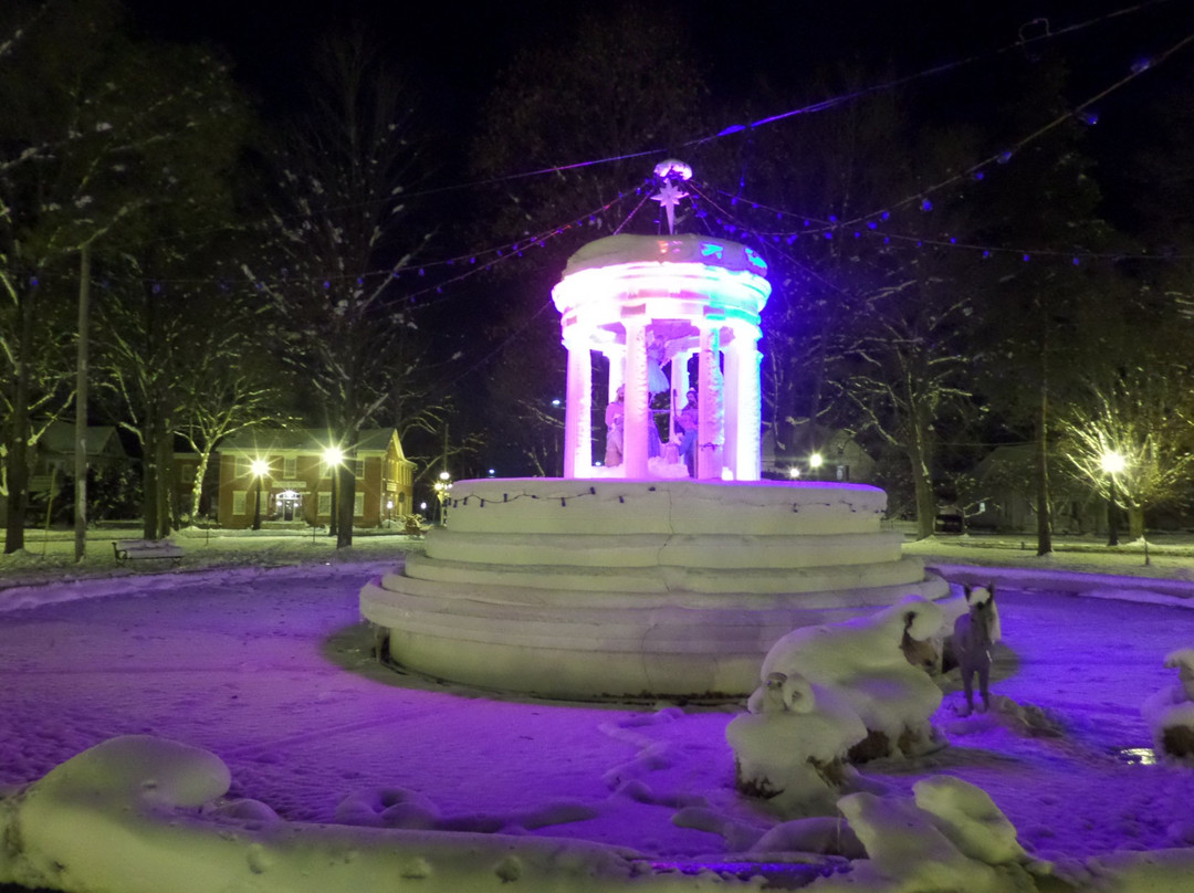 Brooks Memorial Fountain景点图片