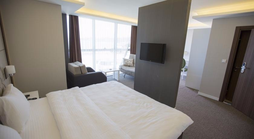 Royal Life Exclusive Hotel主图