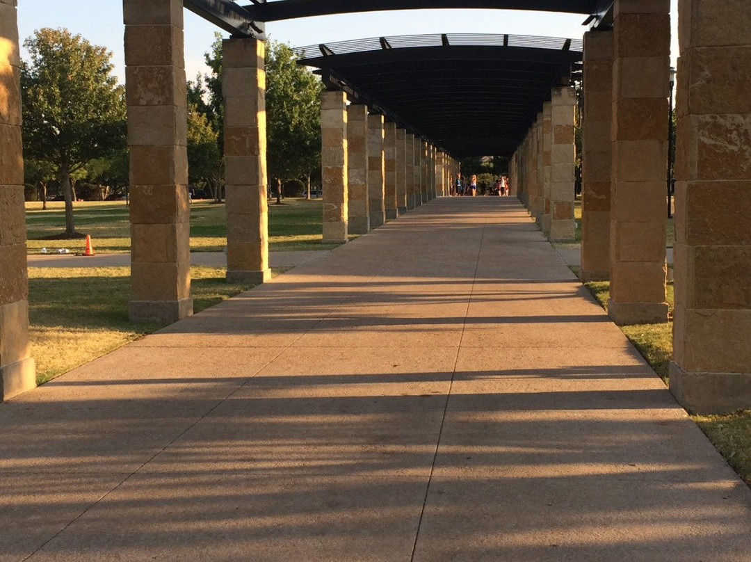 Addison Circle Park景点图片
