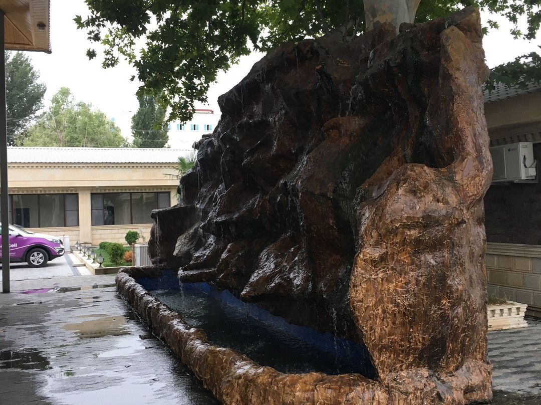Semeni Hotel & Restaurant主图