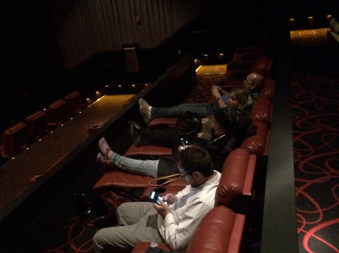 AMC Star Grand Rapids 18-大急流市必去景点