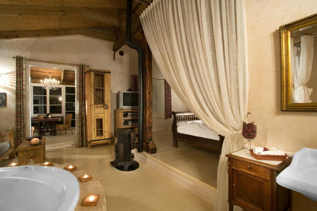 The House In Abirim主图