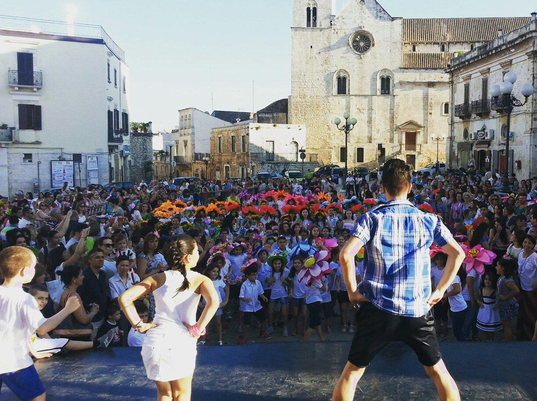 Piazza Santa Croce-Palo del Colle必去景点