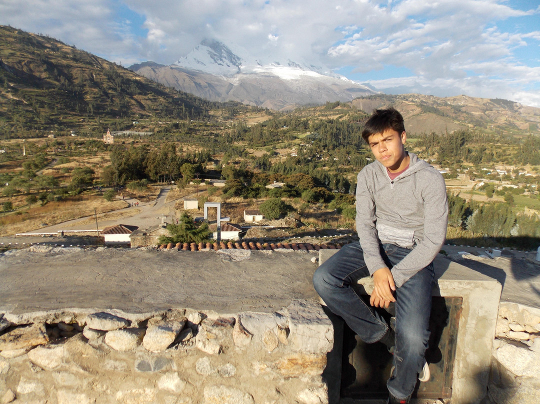 Cementerio General Presbitero Villon-瓦拉斯必去景点