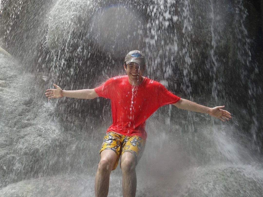 Aguinid Falls-参波恩必去景点