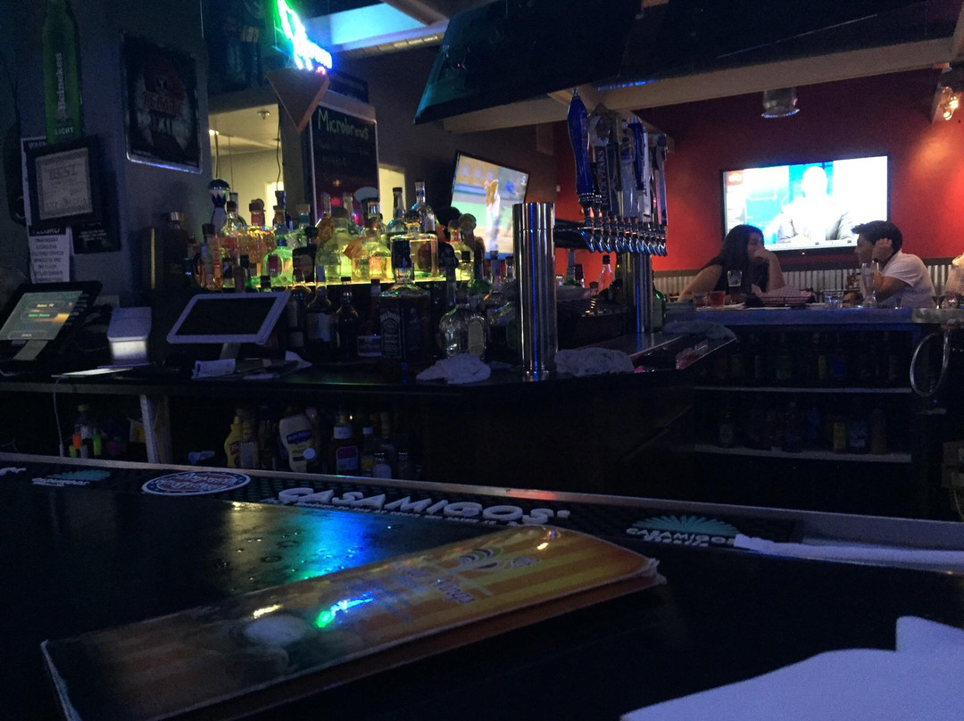 Nogales餐馆和美食-Rooster Wings and Sports Bar