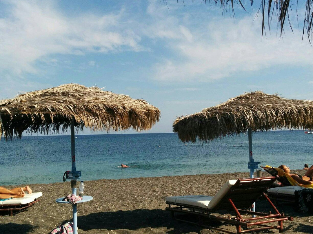Perivolos Beach景点图片