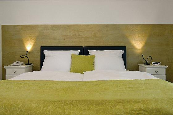 Diessen酒店住宿-Hotel Zum See Garni
