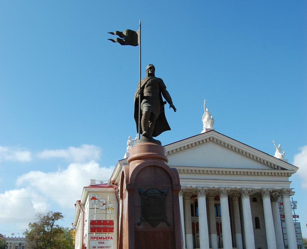 Aleksandr Nevsky Monument景点图片