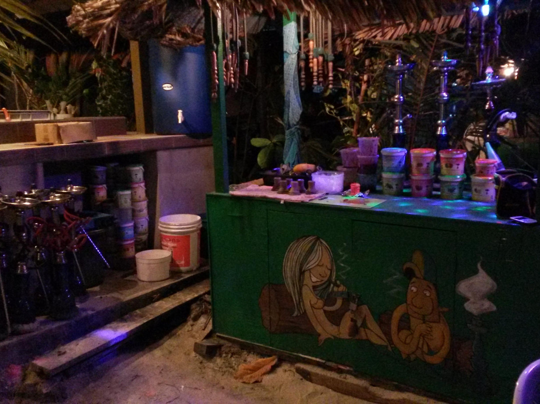 Rafii's Bar Cafe & Cube Shisha-珍南海滩必去景点