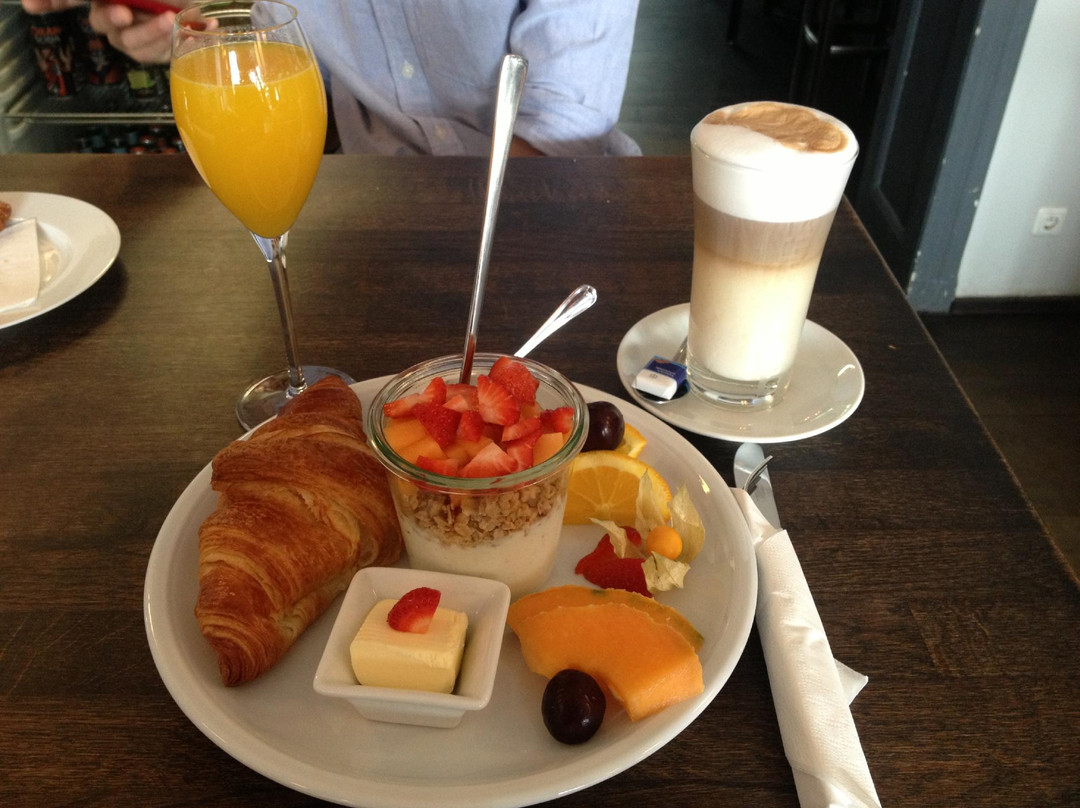 Insonne Cafe Bar景点图片