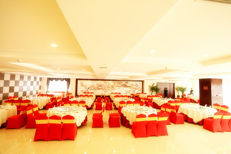 华美达大酒店主图