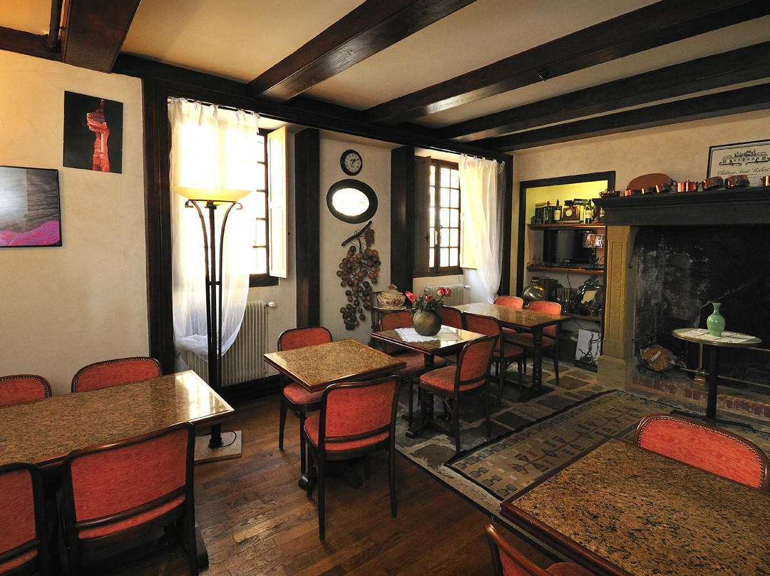 Hotel Le Saint Robert主图