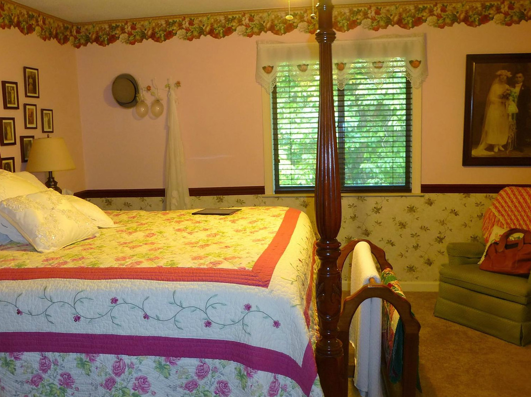 米尔斯河橡子住宿加早餐酒店主图