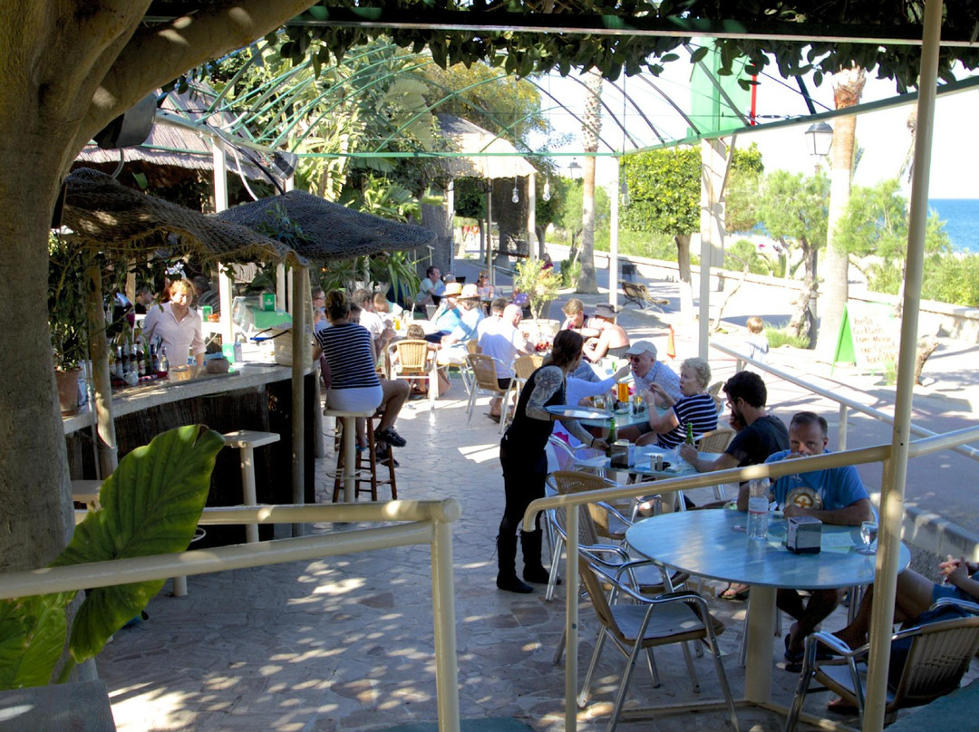 Playa Macenas餐馆和美食-Tito's Beach Bar